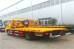 新场镇附近拖车救援搭电