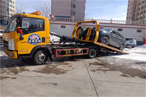 新场镇救援拖车费用怎么算